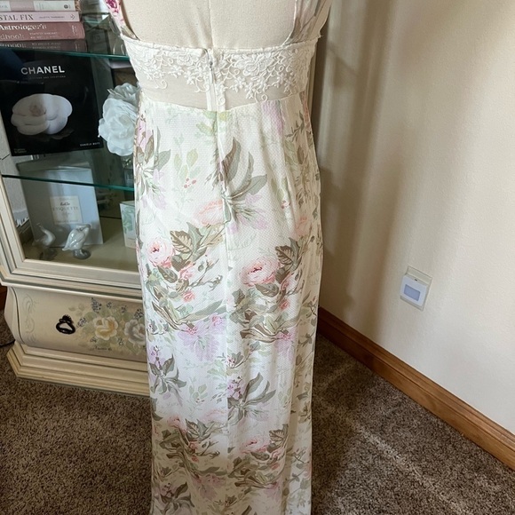 Majorellle Sz Small Floral Maxi with Lace Cream Pink - Picture 8 of 10